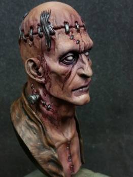 microMANIA - Frankensteins Monster Bust