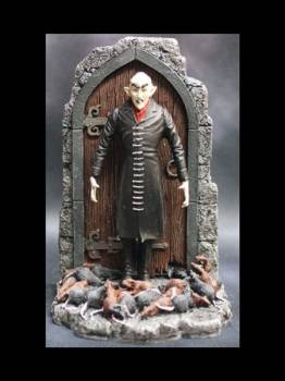 microMANIA - Nosferatu Figure and Base