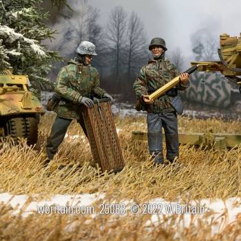 WW2: German 88mm Flak Gun Ammunition Handlers