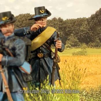 American Civil War: Union Iron Brigade in Gaiters Tearing Cartridge