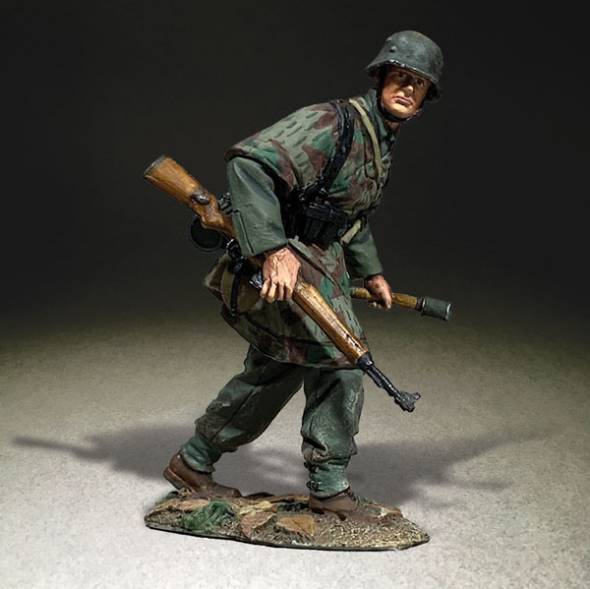 WW2: German Grenadier Advancing with Grenade 1943-45