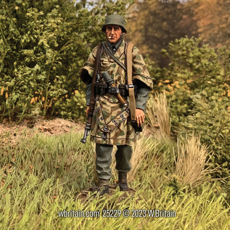 WW2: German Grenadier Walking with Ammo Can 1941-45