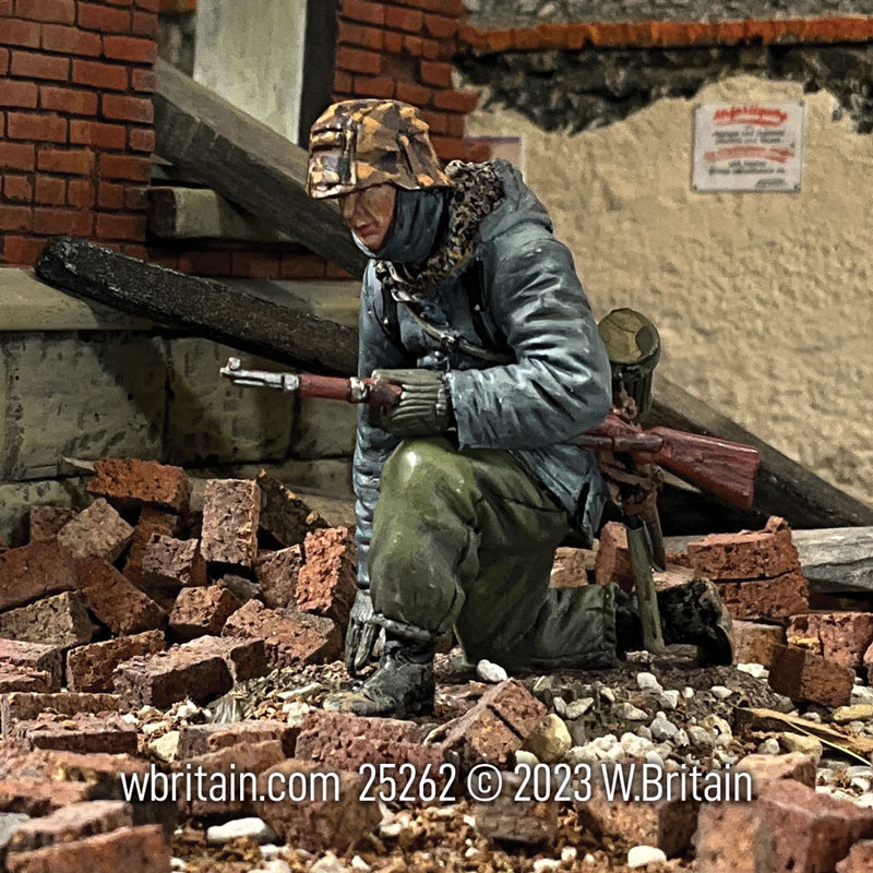 WW2: German Waffen SS in Kharkov Parka Getting up to Move 1942-45