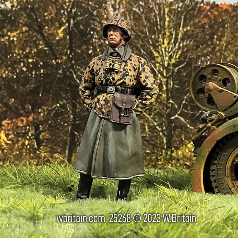 WW2: German Waffen SS Officer in Greatcoat and Smock 1941-45